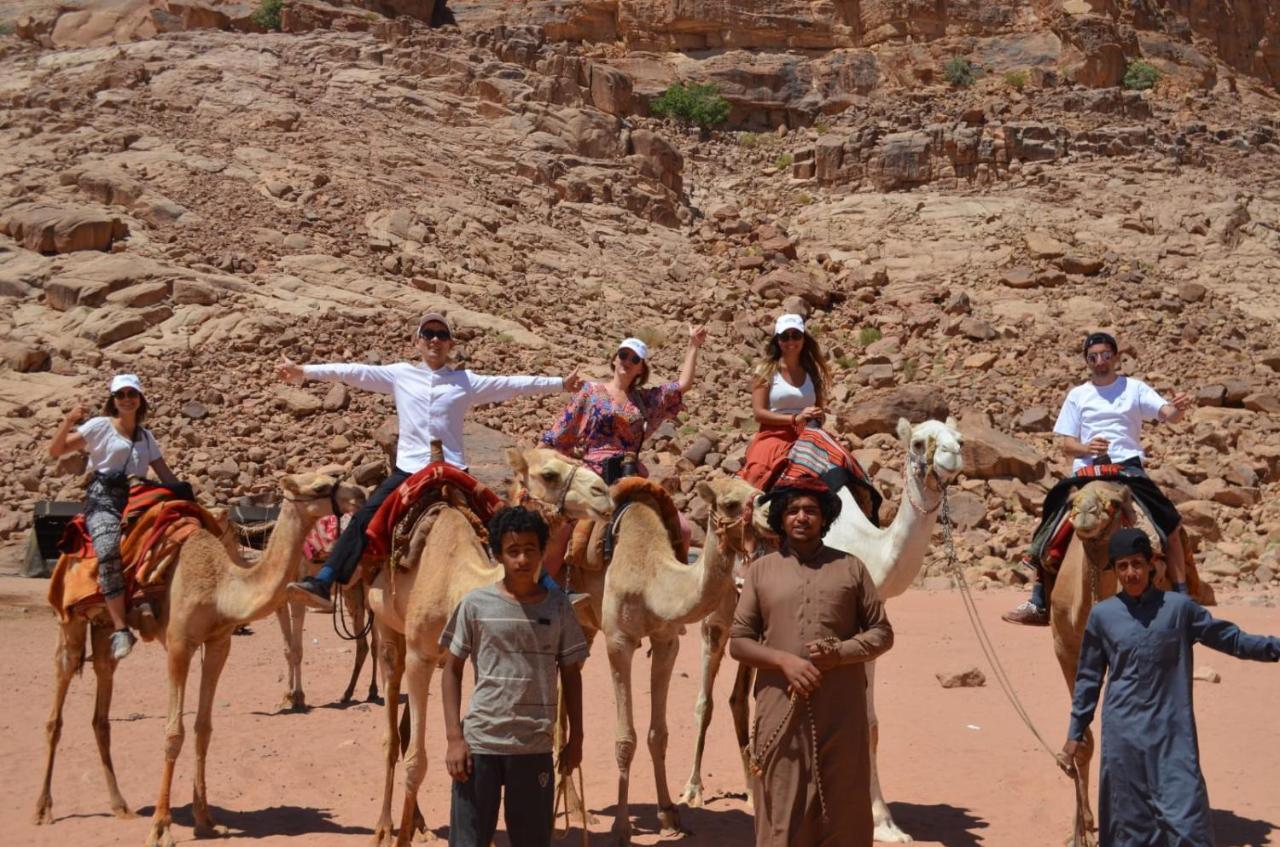 Stars Life Camp-Tour Hotel Wadi Rum Esterno foto