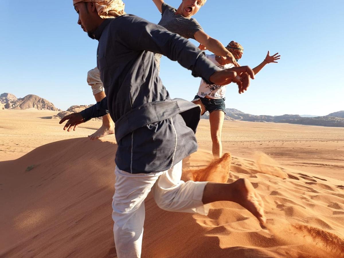 Stars Life Camp-Tour Hotel Wadi Rum Esterno foto