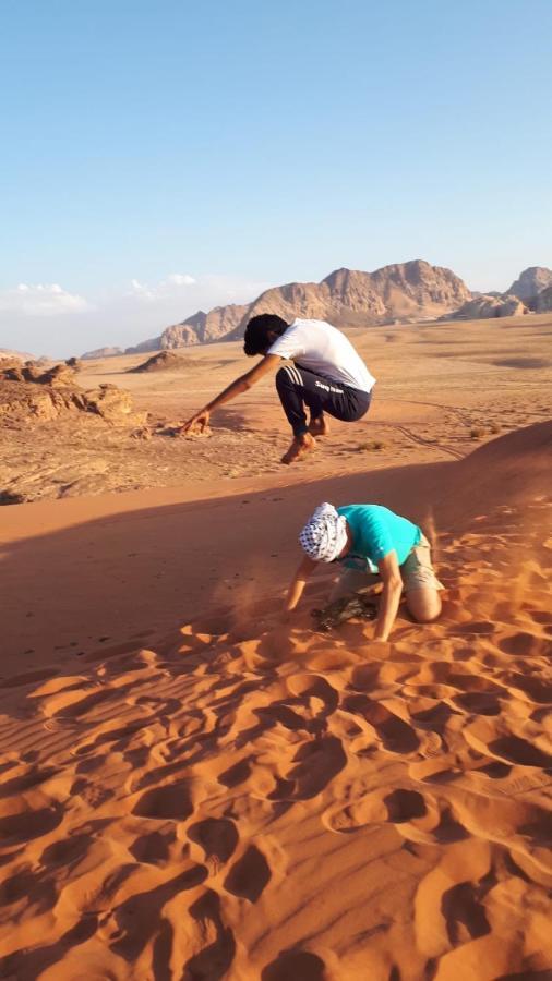 Stars Life Camp-Tour Hotel Wadi Rum Esterno foto